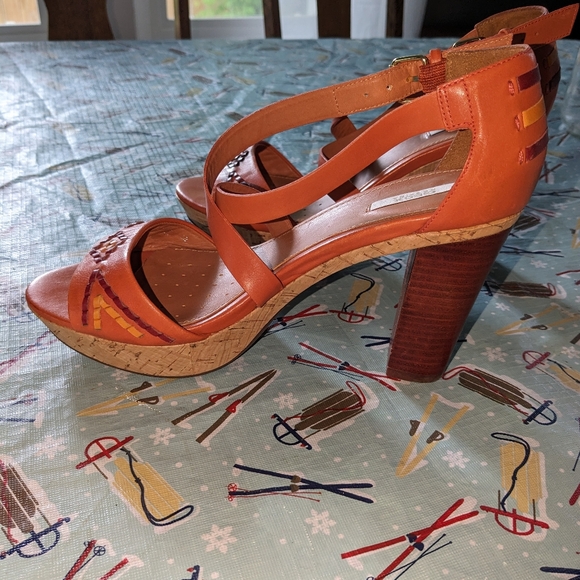 Geox chunky heel sandle with leather woven insets size 38 - Picture 2 of 3